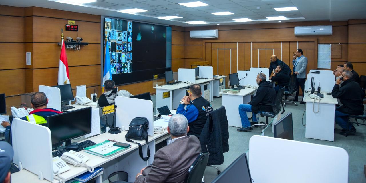 الرصد اللحظى داخل مركز السيطره