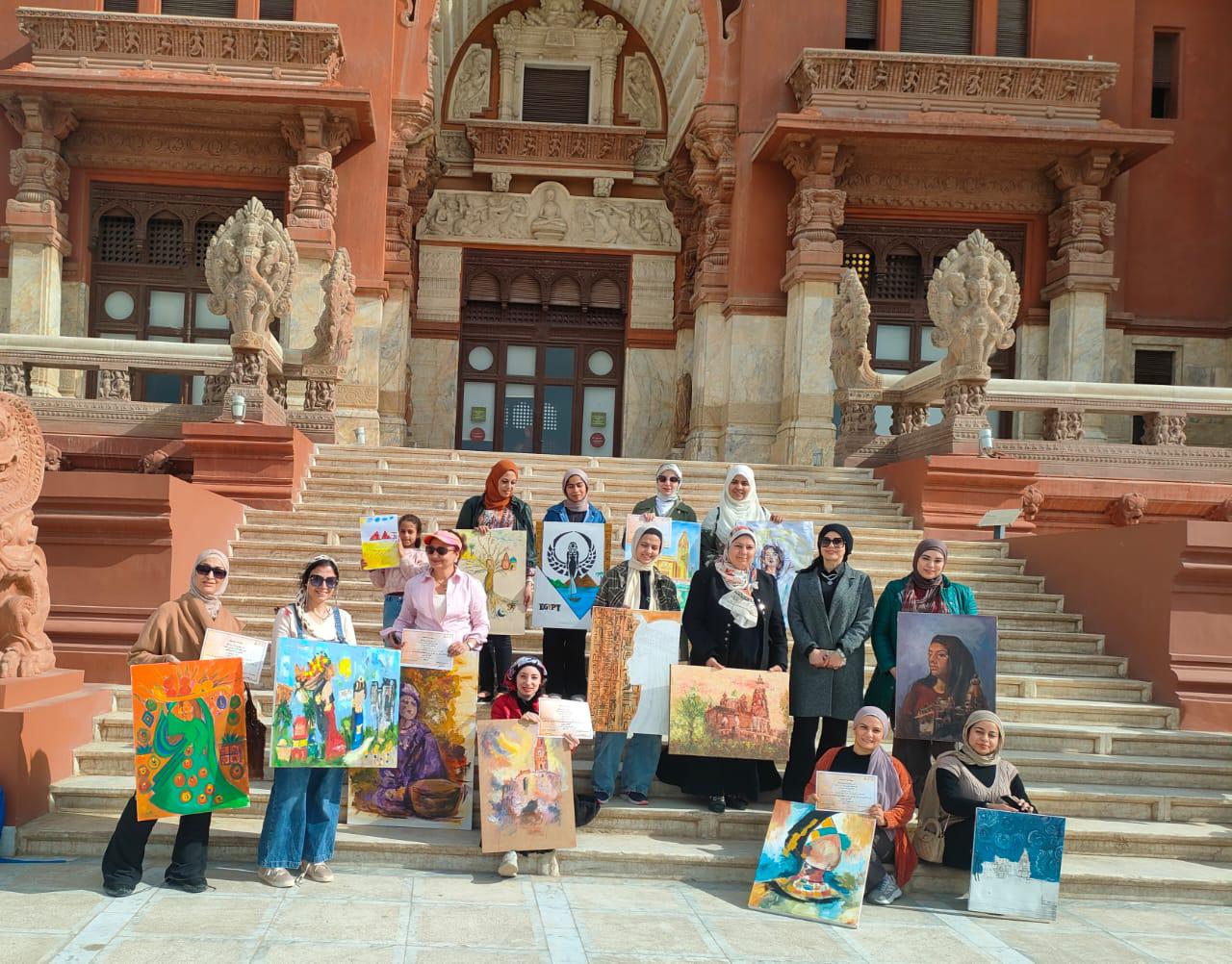 الفنانات المشاركات في المعرض