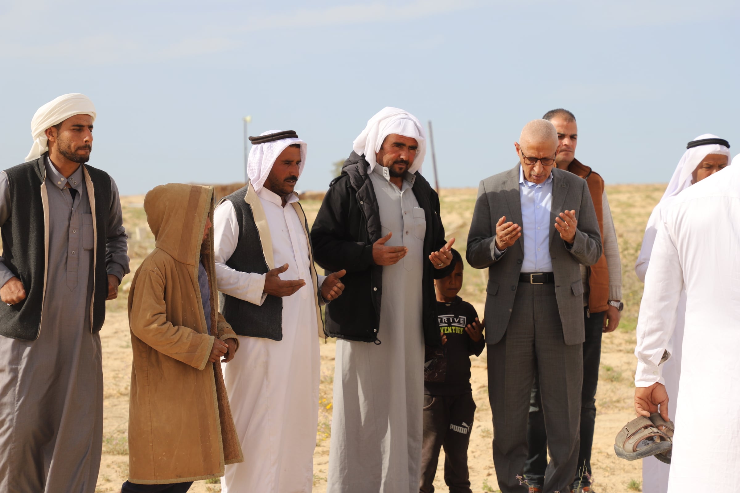 قراءة الفاتحة علي ارواح الشهداء 