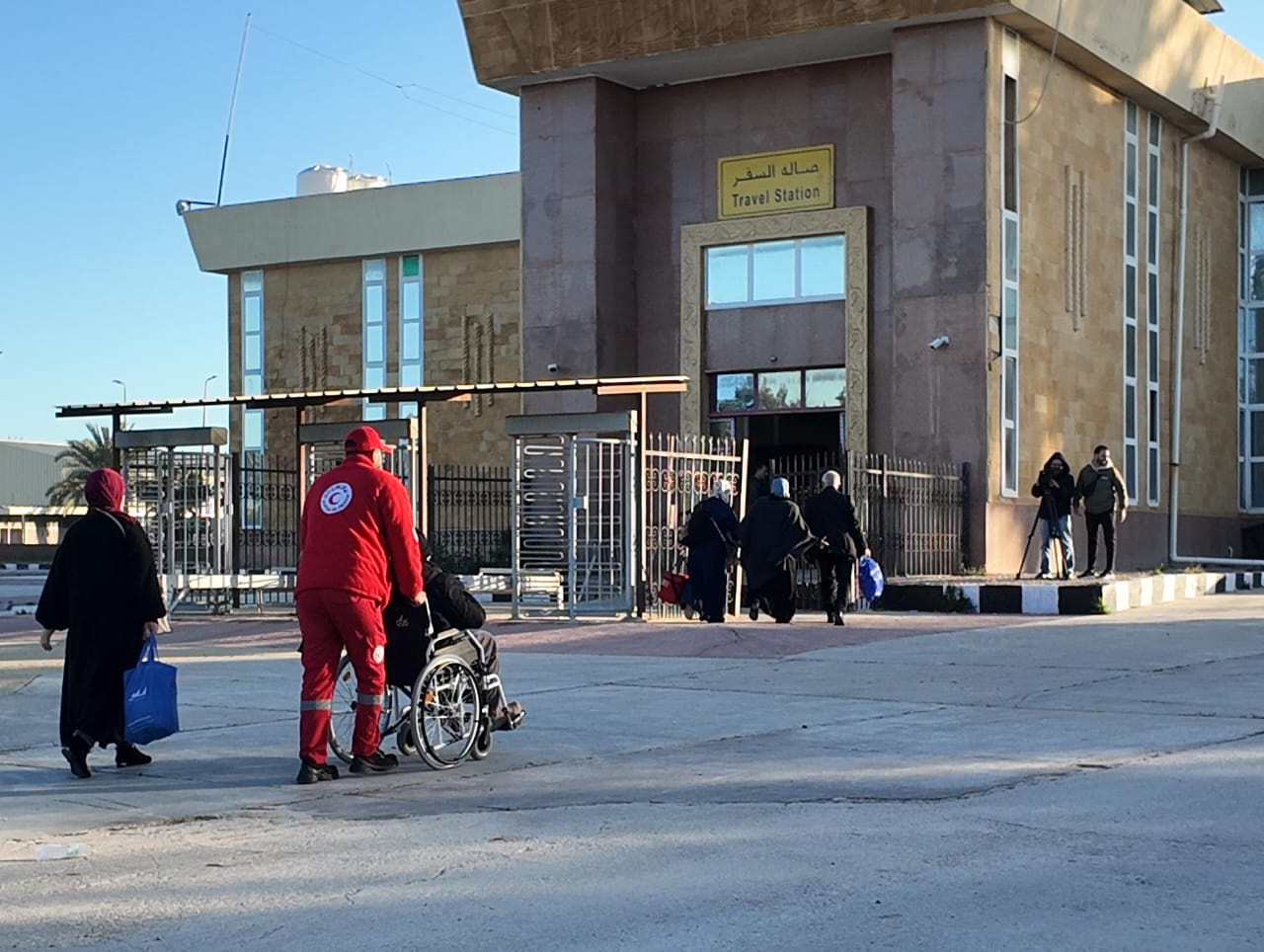 الهلال الاحمر الهلال الاحمر