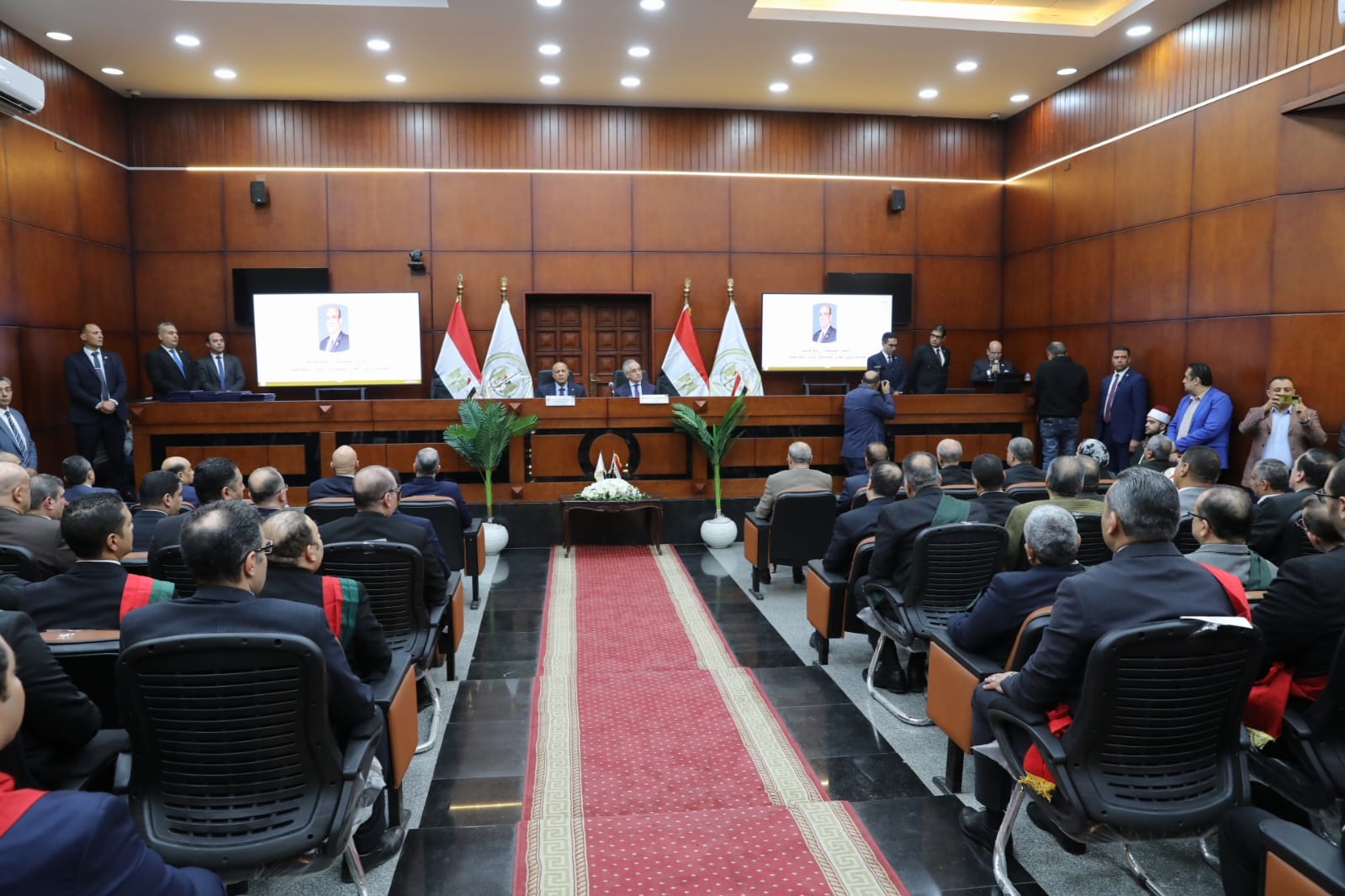 وزير العدل يلتقي قضاة الاستئناف والمحاكم الابتدائية (2)