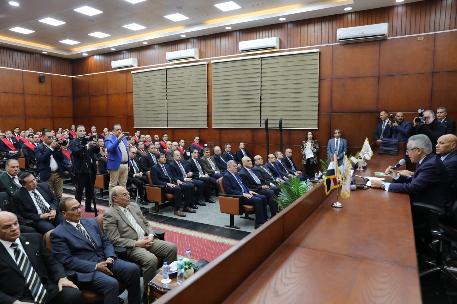 وزير العدل يلتقي قضاة الاستئناف والمحاكم الابتدائية (1)