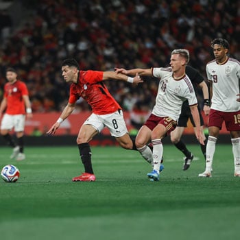 إمام خلال المباراة