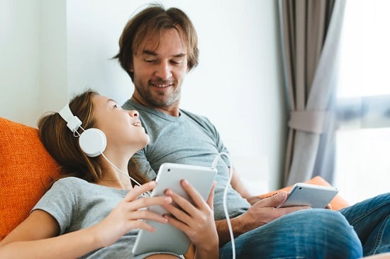 أب مع ابنته أب مع ابنته