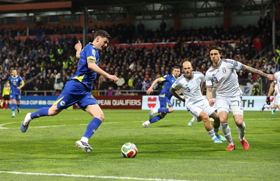 مباراة إيطاليا والبوسنة والهرسك