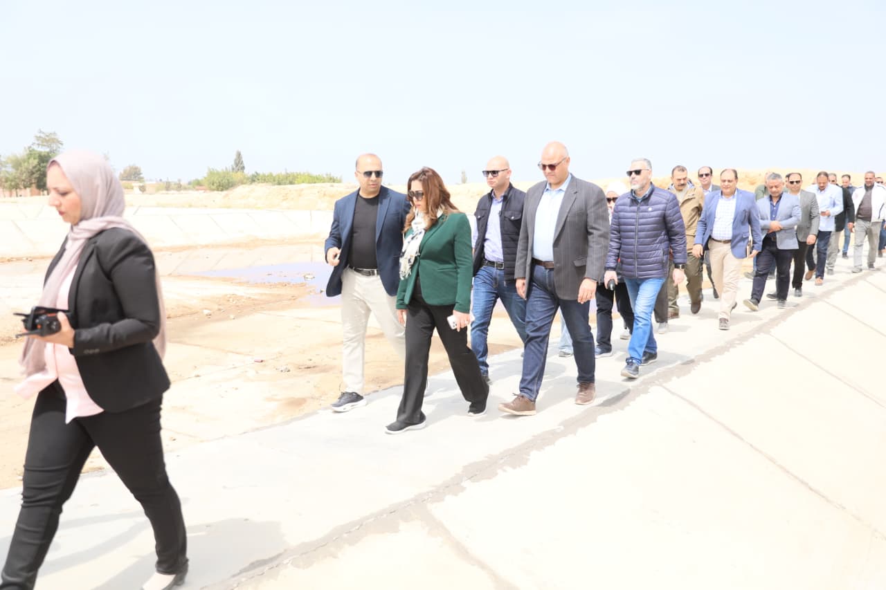 جولة لأول مركز للتخلص الآمن من المخلفات الخطرة جولة لأول مركز للتخلص الآمن من المخلفات الخطرة