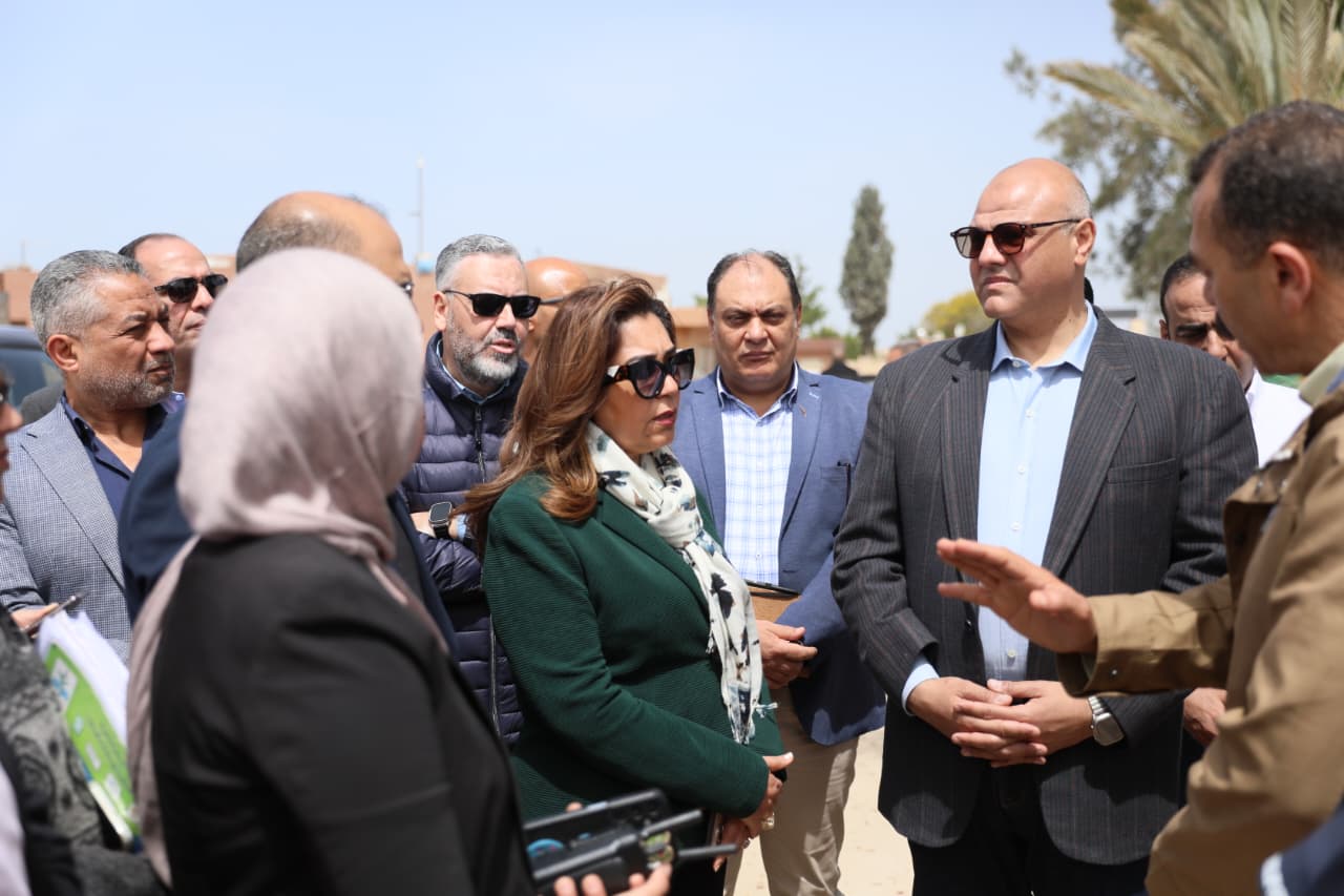 وزيرة التنمية المحلية والبيئة وزيرة التنمية المحلية والبيئة
