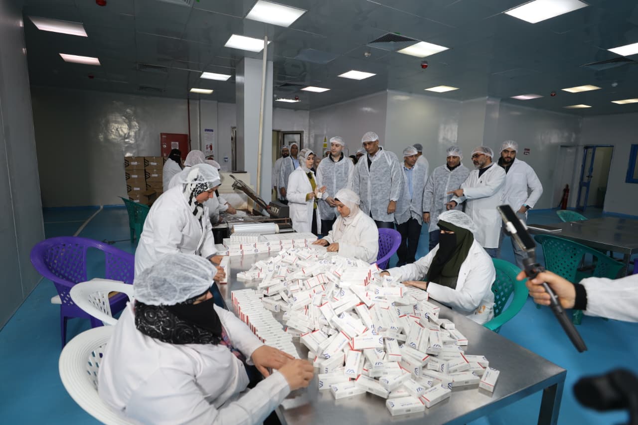 محافظ كفر الشيخ يتفقد مصنع للأدوية والصناعات الكيماوية بمدينة بلطيم