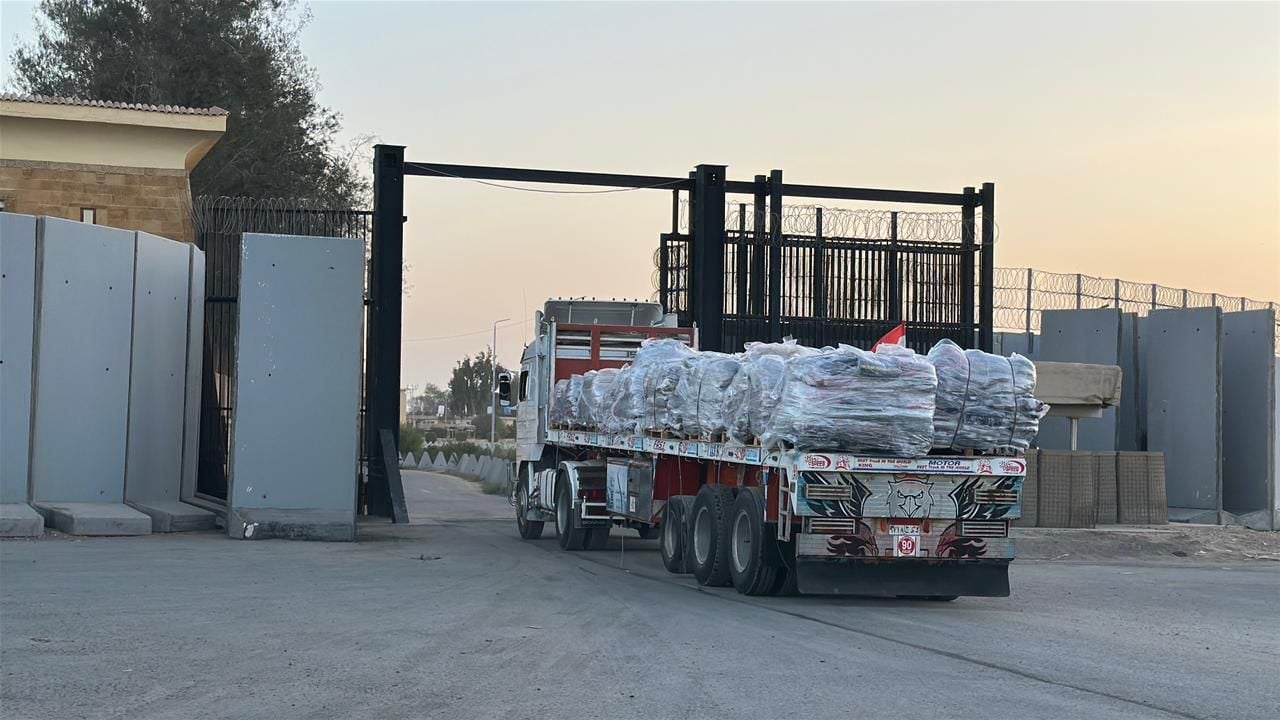 مد غزة 1850 طن من المساعدات الإنسانية ضمن قافلة زاد العزة الـ 149 (2)