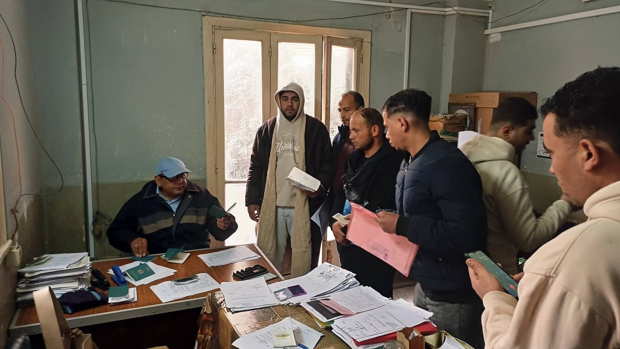 توفير عقود عمل للشباب