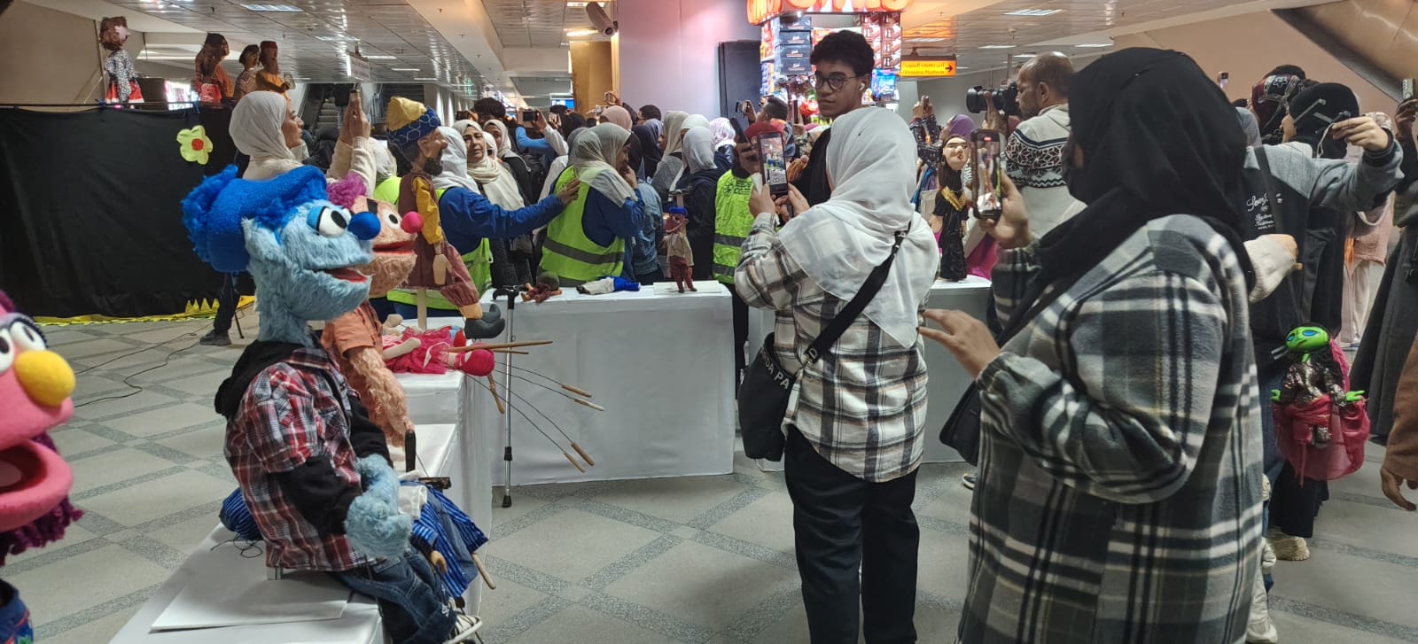 جانب من العروض