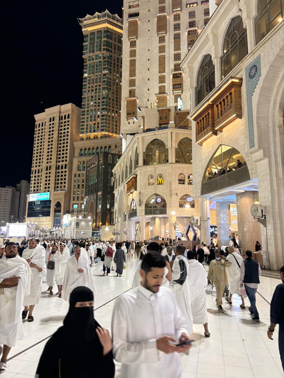 اليوم السابع في معايشة كاملة مع المعتمرين المصريين بساحات الحرم (6)