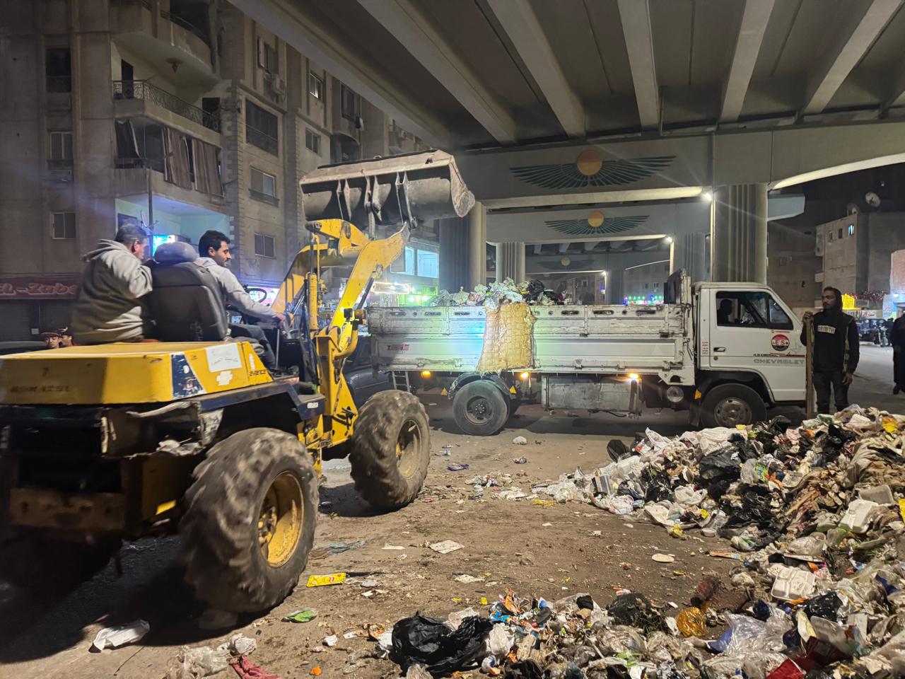 حملة نظافة مكبرة أسفل محور عمرو بن العاص (1)