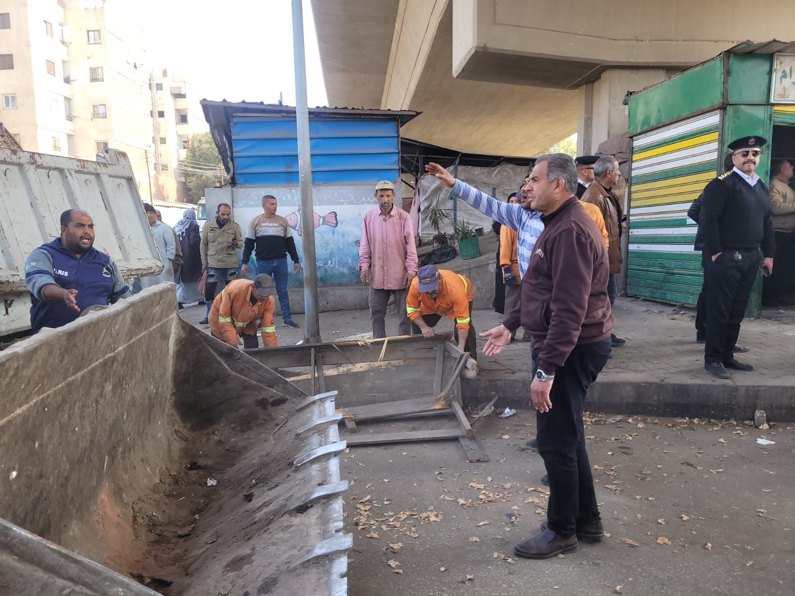 أثناء رفع الإشغالات أثناء رفع الإشغالات