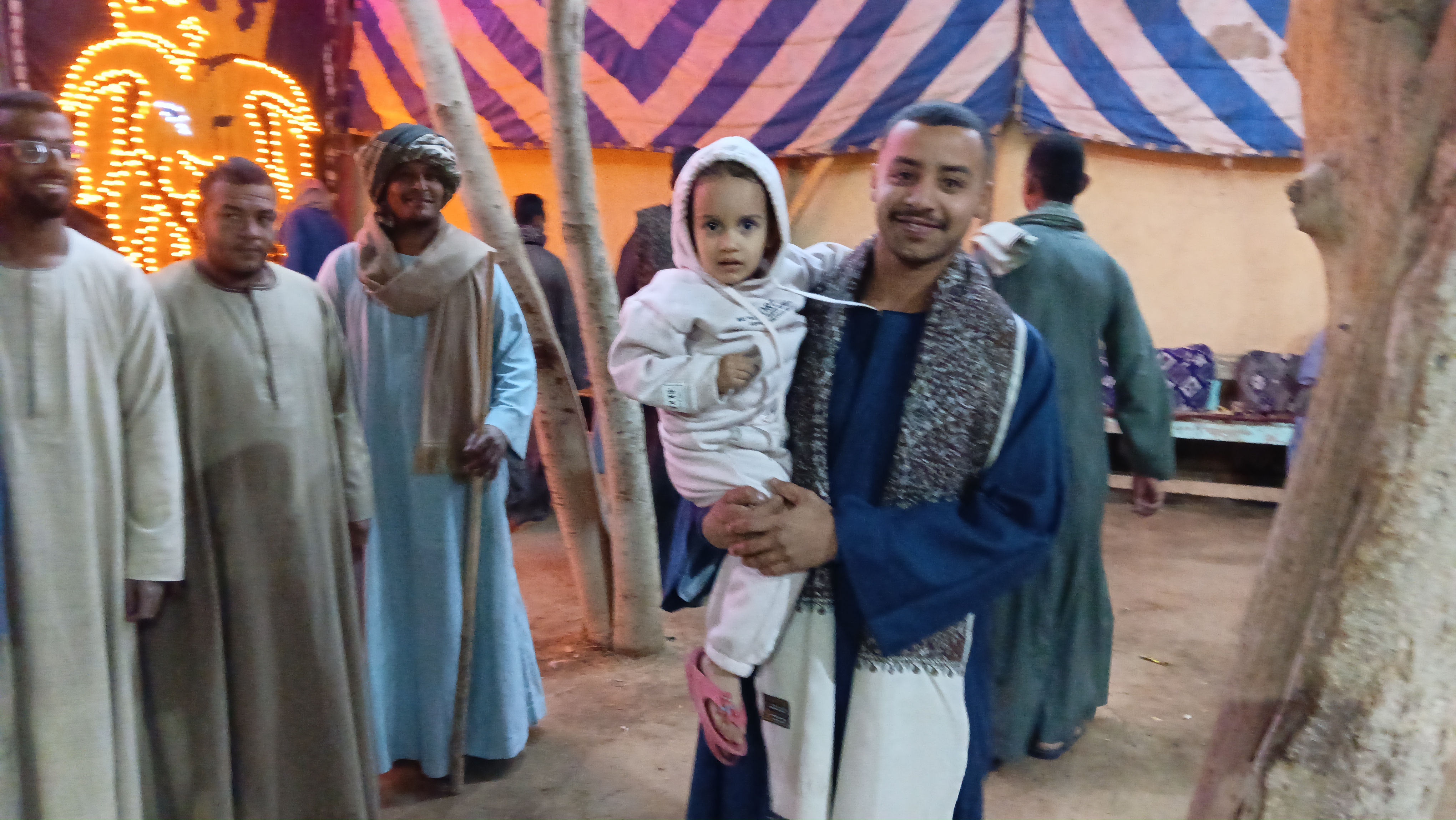 اطفال وكبار يجمعهم رمضان