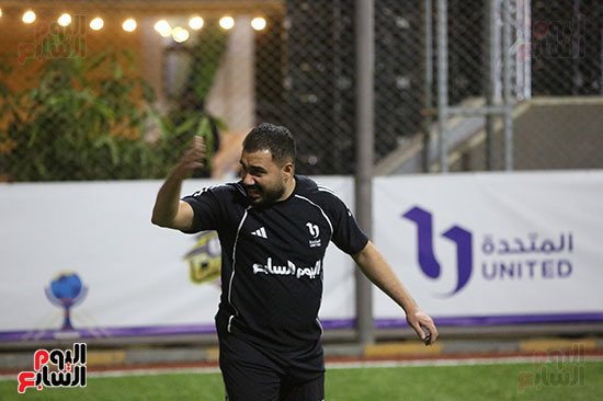 محمد مصطفى يحفز زملائه محمد مصطفى يحفز زملائه