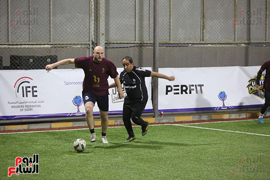 ضغط من محمد مراد علي لاعب اليونايتد ضغط من محمد مراد علي لاعب اليونايتد