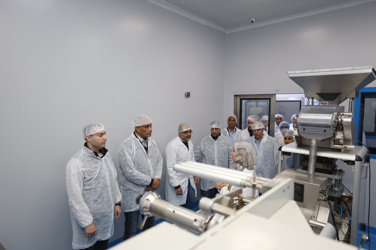 الاستماع لطبيعة العمل بمصنع الادوية