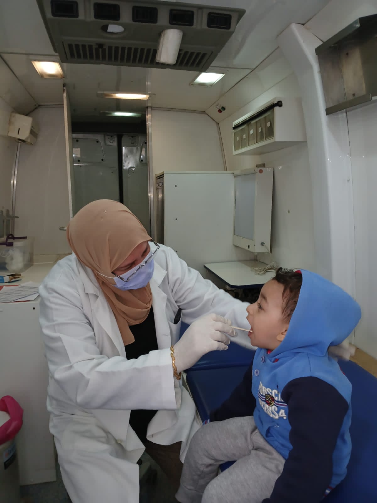 قافلة طبية مجانية بقرية طوسون بالإسماعيلية تكشف على 816 مواطنًا خلال يومين (2)