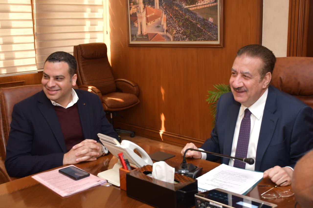 المخافظ والنائب