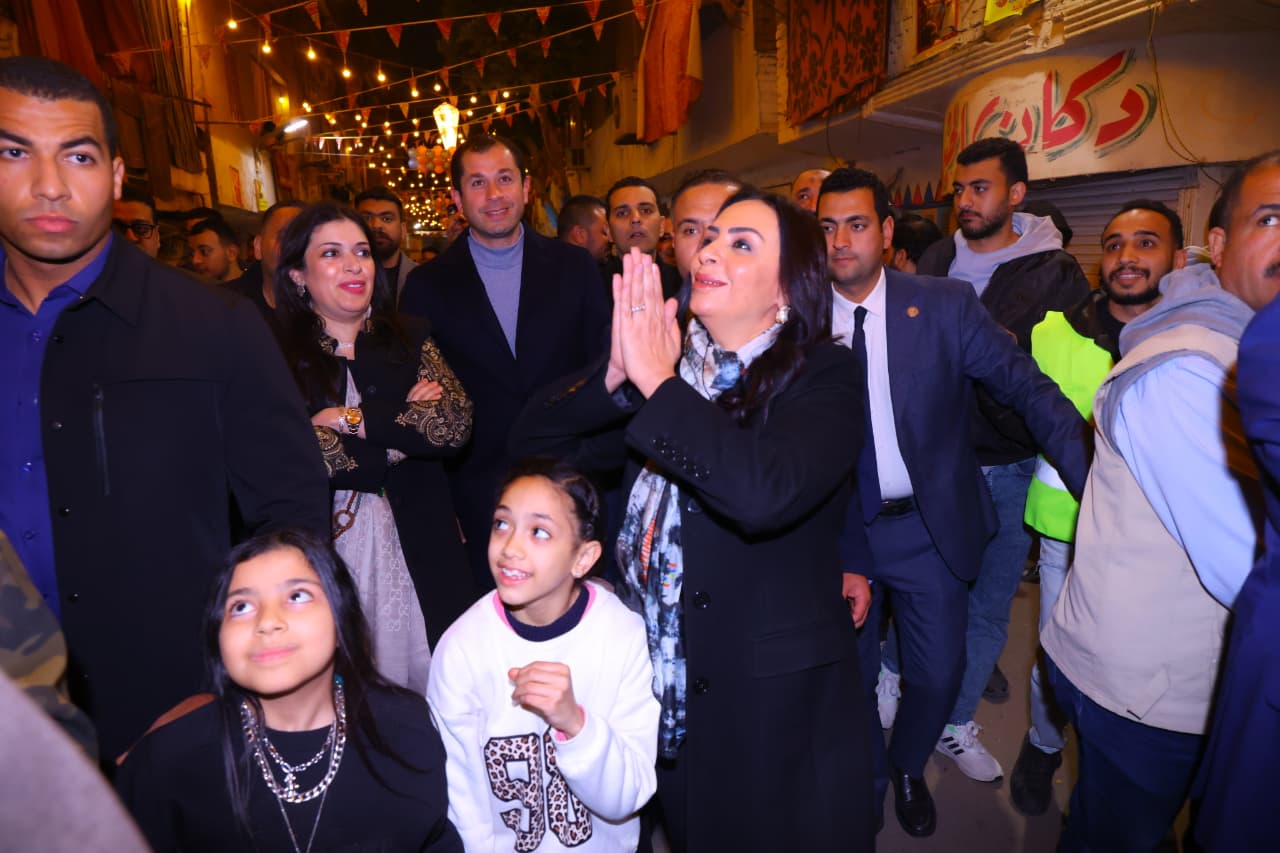 وصول وزيرة التضامن الاجتماعى المطرية وصول وزيرة التضامن الاجتماعى المطرية