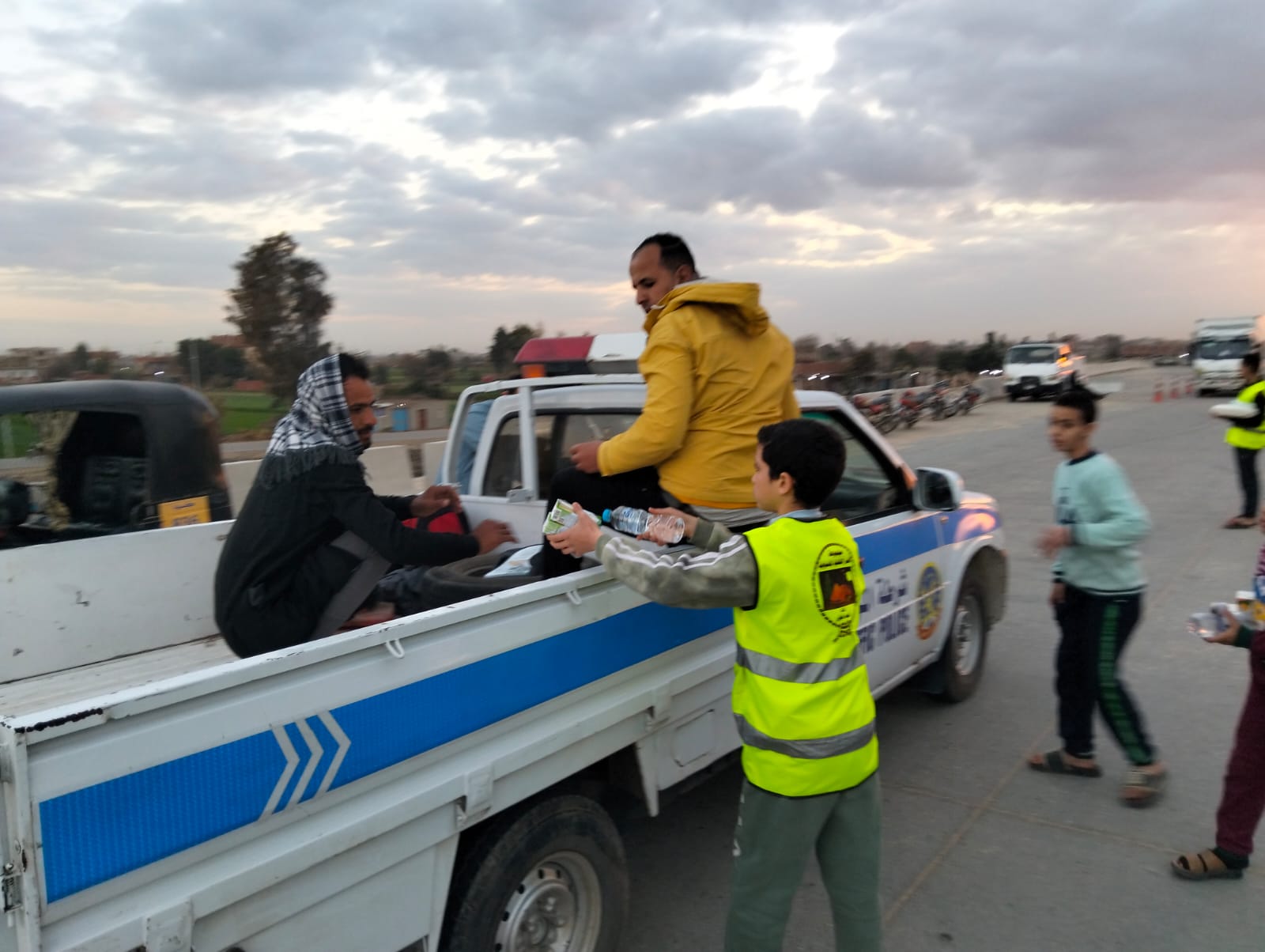 الافطار الصائمين على الطريق الإقليمى