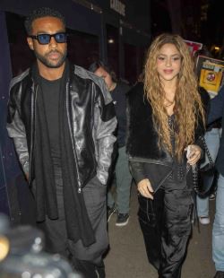 شاكيرا ولوسيان لافيسكاونت