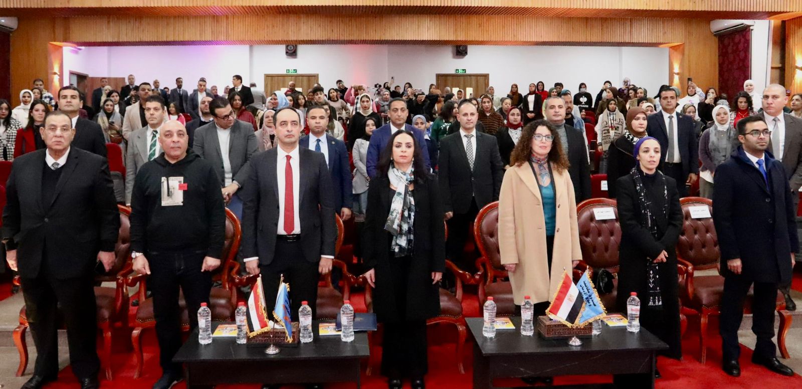 الدكتورة مايا مرسى وزيرة التضامن  والدكتور عمرو عثمان مدير صندوق مكافحة الإدمان خلال إطلاق مرحلة جديدة من حملة أنت أقوى من المخدرات