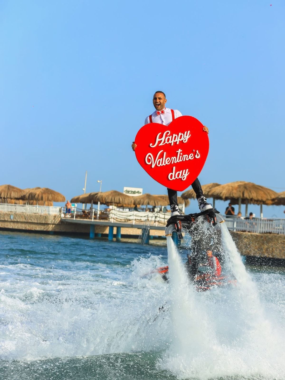 بالقلب الأحمر 