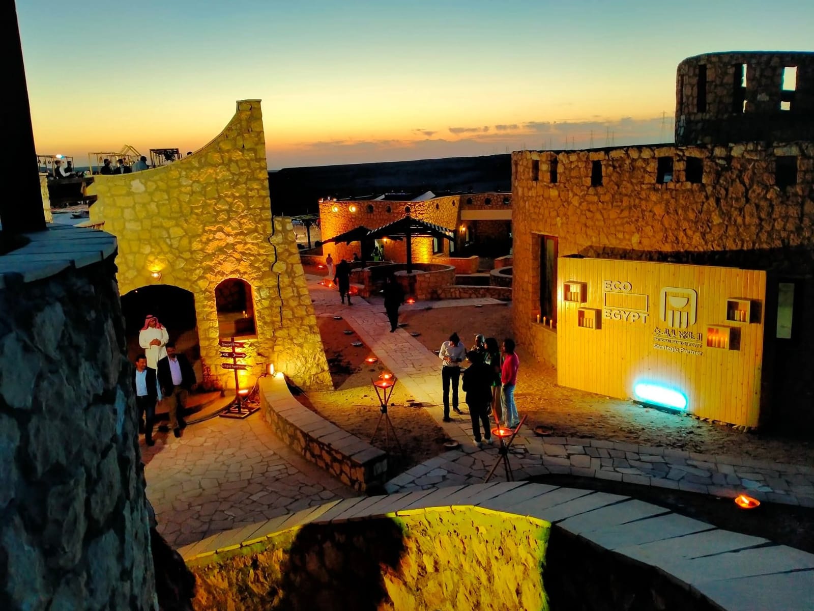 أجواء روحانية تحت ضوء النجوم