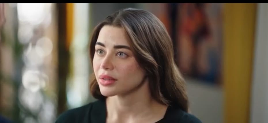 الفنانة يارا السكري