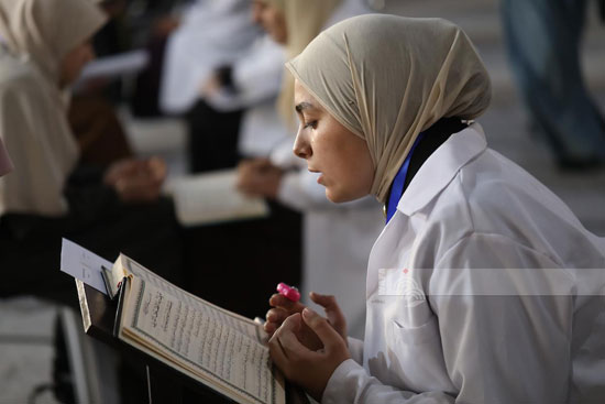 فتاة من المصابين خلال جلة التلاوة