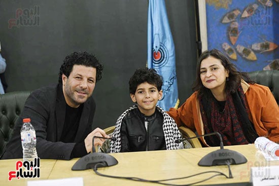 علا الشافعي وإياد نصار والطفل سمير محمد