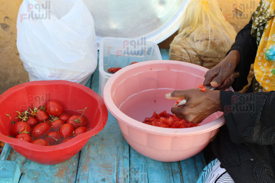 تجهيز-الطماطم-والسلطات