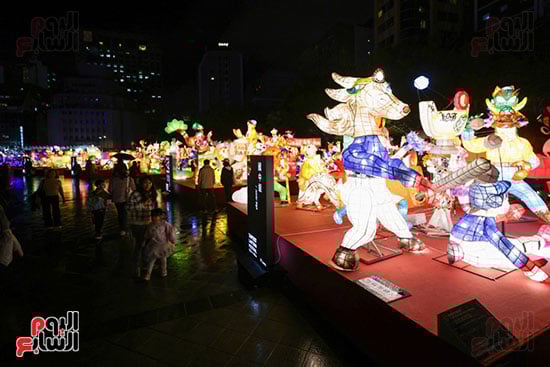 مجسمات مضيئة فى الساحات العامة