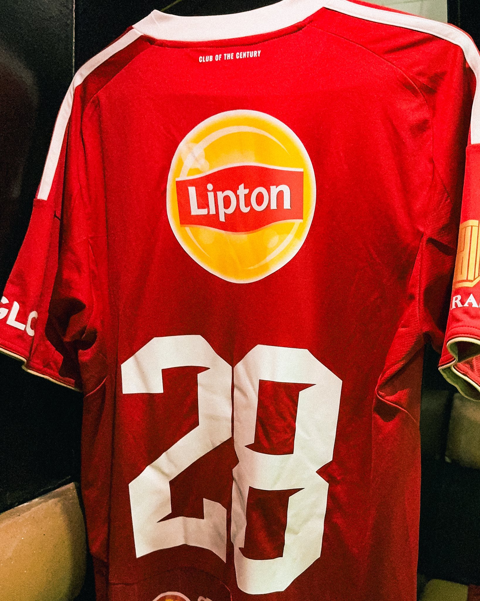 غرفة ملابسس ع