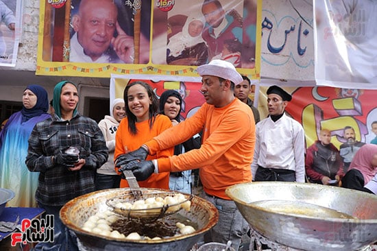 توزيع الطعام