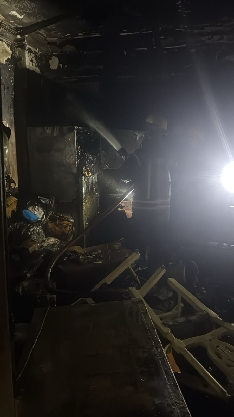 إنقاذ شخص محتجز بحريق شقة سكنية في حلوان (3)