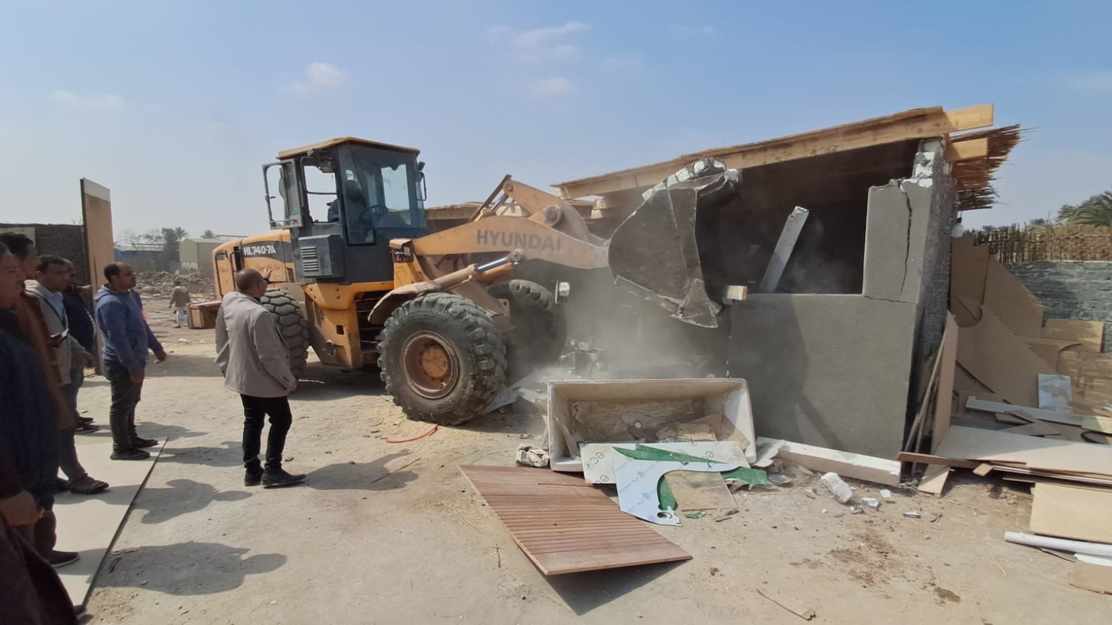 جانب من اعمال الازالة