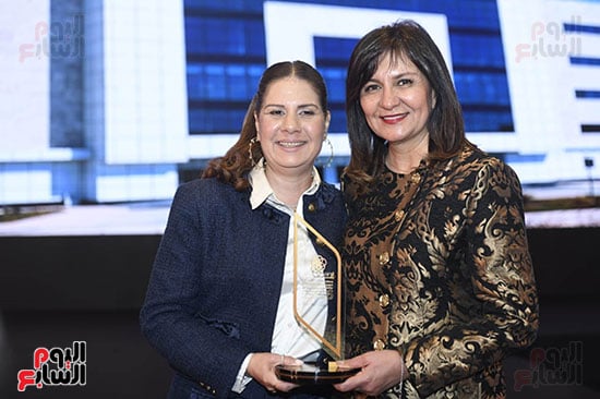 السفيرة نبيلة مكرم و الدكتورة ليلى سالم