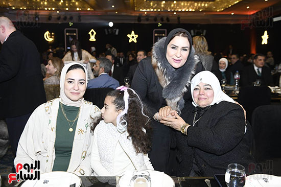 النائبة بثينة مصطفى عضو مجلس امناء مؤسسة حياة كريمة