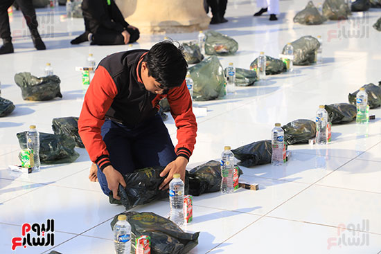 تجهيز الإفطار داخل صحن الأزهر