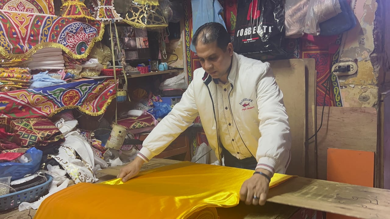 مرحلة قص القماش