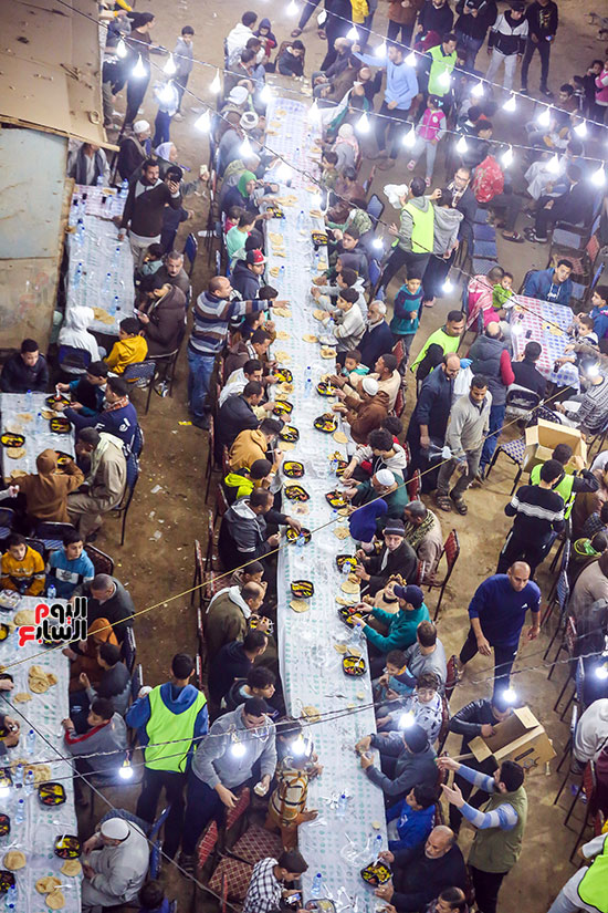 اقبال كثيف من الصائمين على افطار المنوات