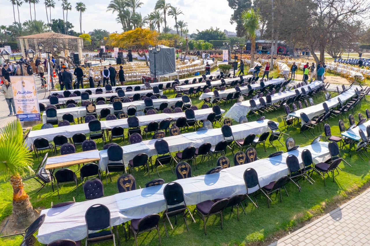 مائدة الافطار الجماعى