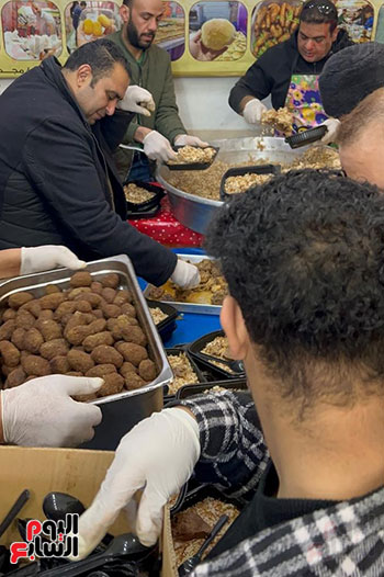 الجميع يشارك في فعل الخير