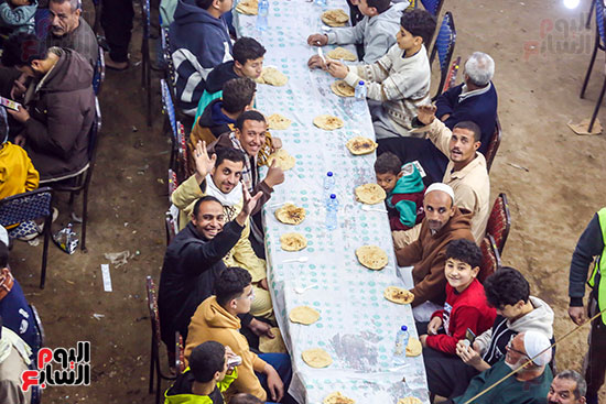 السعادة على وجوه الصائمين بالمنوات