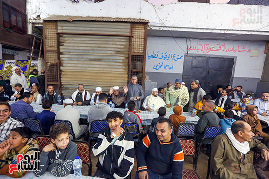 انتظار الصائمين للاذان