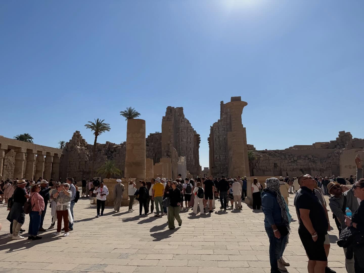 الإقبال السياحى فى قلب معابد الأقصر الإقبال السياحى فى قلب معابد الأقصر