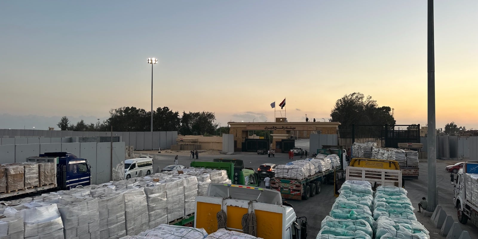 قافلة الهلال الأحمر المصرى